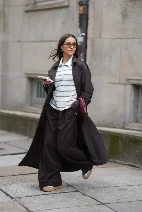Zapatillas en la oficina: cómo armar looks elegantes y cómodos para ir a trabajar