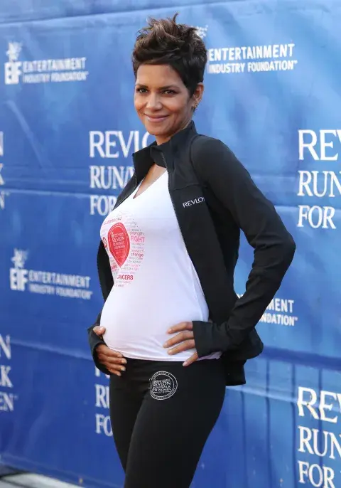 Halle Berry embarzada. Halle Berry embarzada.