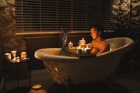Ritual en el baño. Ritual en el baño.