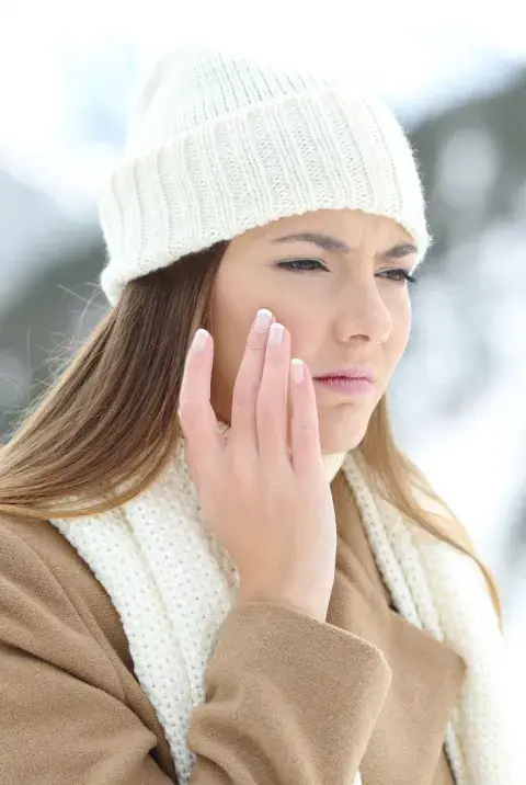 Rutinas de skincare para pieles sensibles al frío, según dermatólogos. Rutinas de skincare para pieles sensibles al frío, según dermatólogos.