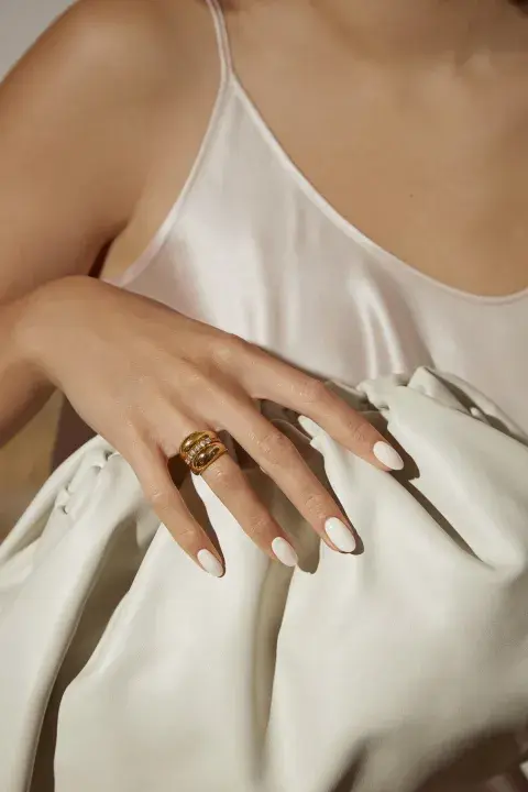 Uñas color blanco milk bath Uñas color blanco milk bath