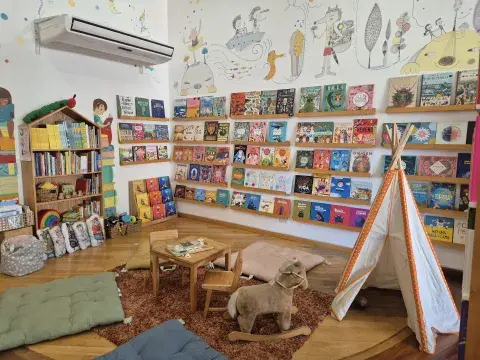 Abrazando cuentos librería Abrazando cuentos librería