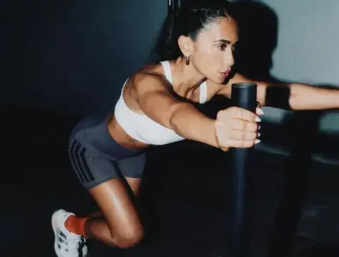 Antonela Roccuzzo entrenando 