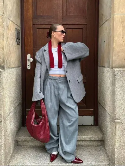 Combinaciones de colores inesperados en looks de street style Combinaciones de colores inesperados en looks de street style