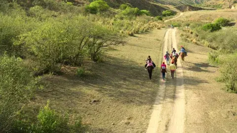 Imagen de la película Nuestra tierra.
