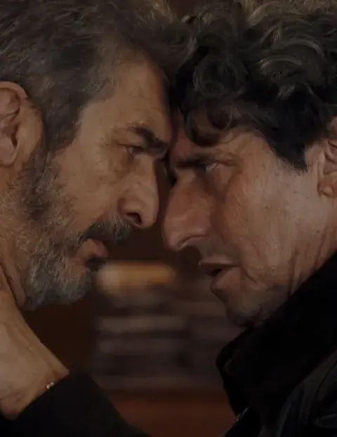 Ricardo Darín y Diego Peretti arrasan en Netflix con su nueva película: así es Lo dejamos acá.