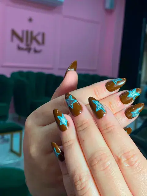 Una opción de Y2K nails Una opción de Y2K nails