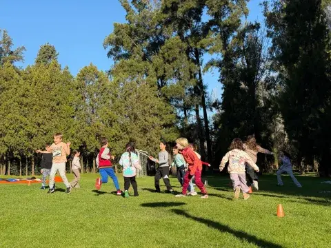 chicos en el parque chicos en el parque
