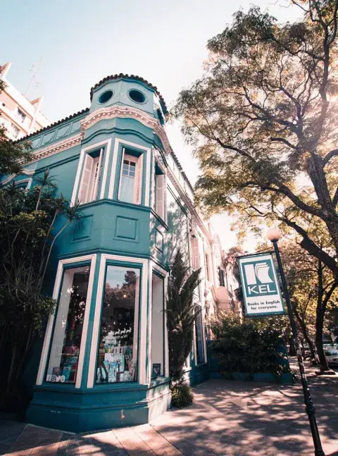esquina londinense en belgrano R