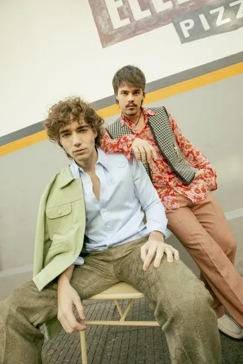 Toti Spangenberg y Mateo Belmonte. producción de fotos en Eléctrica Pizza Toti Spangenberg y Mateo Belmonte. producción de fotos en Eléctrica Pizza