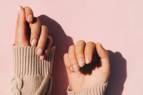 Uñas con brillo de Pinterest: 10 ideas para llevar manos elegantes y protagonistas Uñas con brillo de Pinterest: 10 ideas para llevar manos elegantes y protagonistas