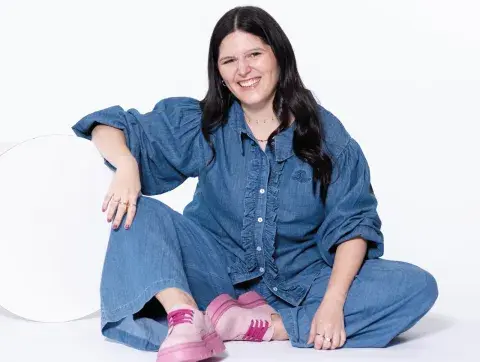 Caro Trippar con conjunto total denim. Caro Trippar con conjunto total denim.
