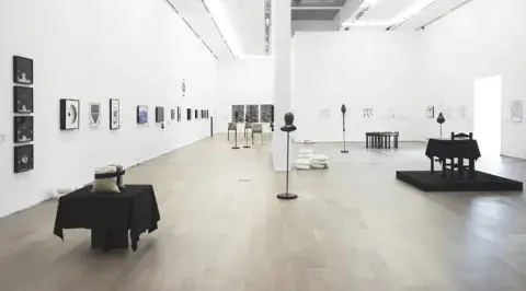 Recorrer las salas enormes del MALBA Recorrer las salas enormes del MALBA