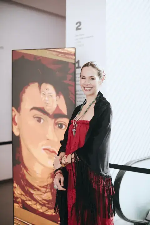 Elina Constantini- Viva Frida Elina Constantini- Viva Frida