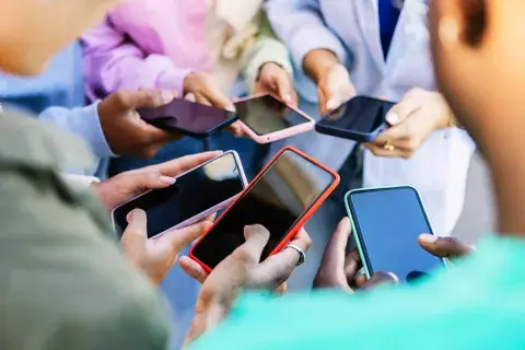 adolescentes con redes sociales adolescentes con redes sociales