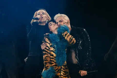 Lali junto a Miranda! en vivo en su tercer show en River. Lali junto a Miranda! en vivo en su tercer show en River.