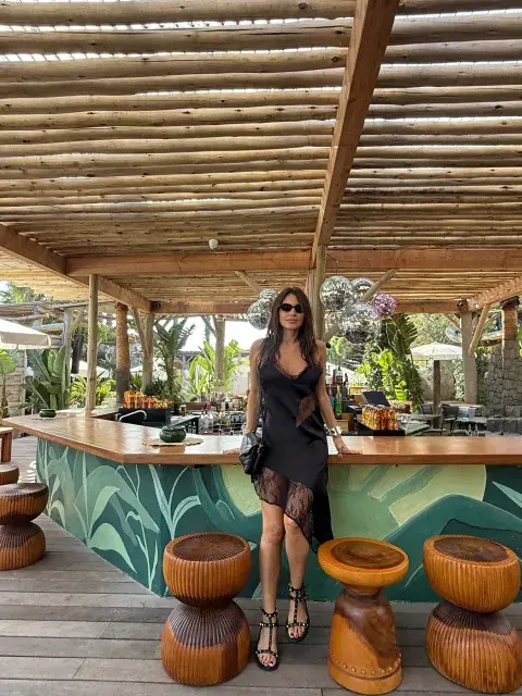 Pampita con un look total black Pampita con un look total black