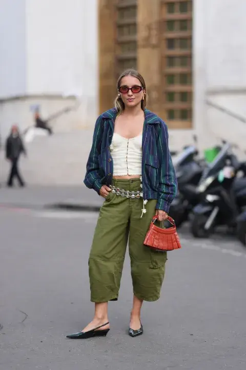 look pantalón capri París Fashion week street style look pantalón capri París Fashion week street style