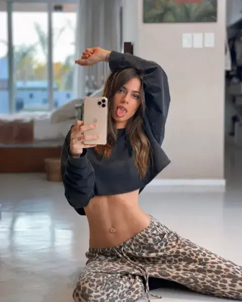 Tini Stoessel en su casa de San Isidro Tini Stoessel en su casa de San Isidro