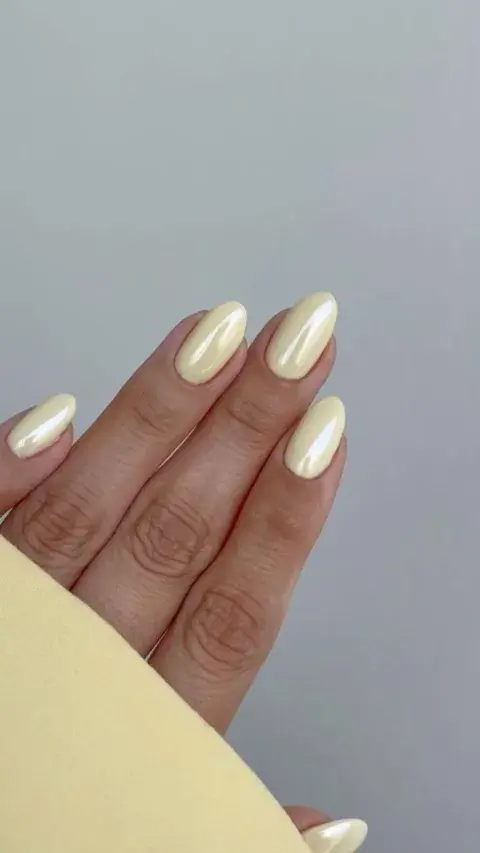 uñas butter yellow chrome uñas butter yellow chrome