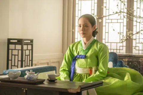 Son Ye-jin en El escándalo. Son Ye-jin en El escándalo.