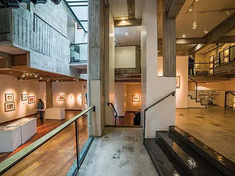 Museo chico e íntimo ideal para quienes buscan espacios reducidos y silenciosos. Museo chico e íntimo ideal para quienes buscan espacios reducidos y silenciosos.