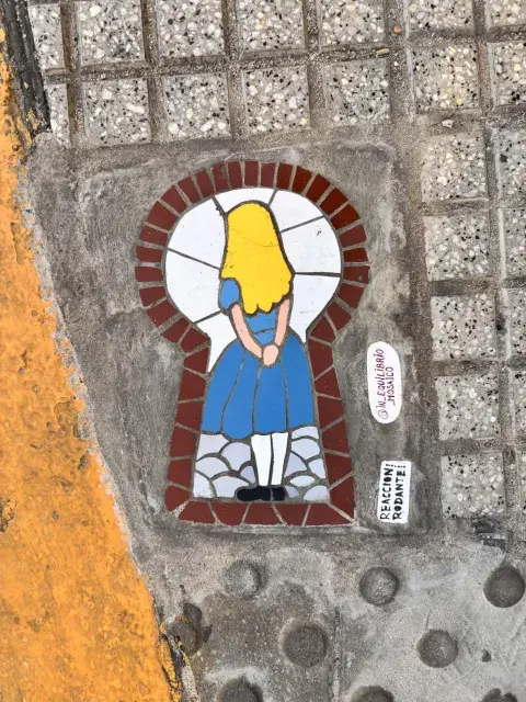 Arte en las veredas: un proyecto que busca una ciudad más accesible Arte en las veredas: un proyecto que busca una ciudad más accesible