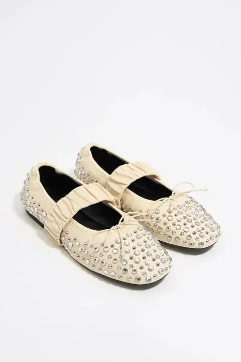 Ballerinas con tachas plateadas Ballerinas con tachas plateadas