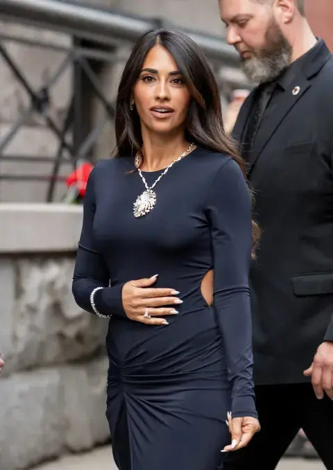 Las uñas de antonela roccuzzo en tonos blanco cremoso Las uñas de antonela roccuzzo en tonos blanco cremoso