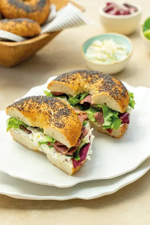 Receta gluten free, sanguich con ricota y pastrón Receta gluten free, sanguich con ricota y pastrón