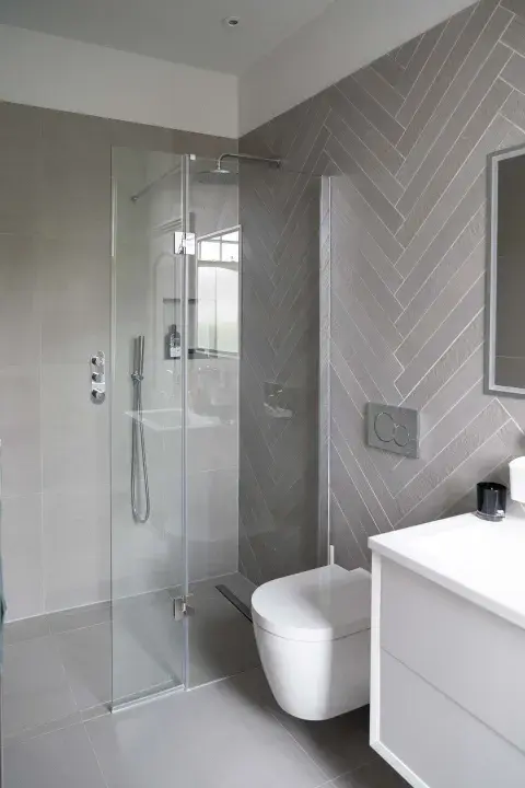Duchas al ras del suelo: qué son y por qué los arquitectos dicen que mejoran cualquier baño Duchas al ras del suelo: qué son y por qué los arquitectos dicen que mejoran cualquier baño
