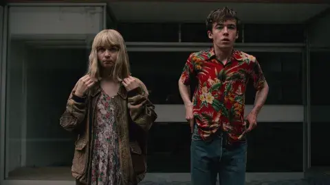 James (Alex Lawther) y Alyssa (Jessica Barden) en The end of the Fucking world. James (Alex Lawther) y Alyssa (Jessica Barden) en The end of the Fucking world.