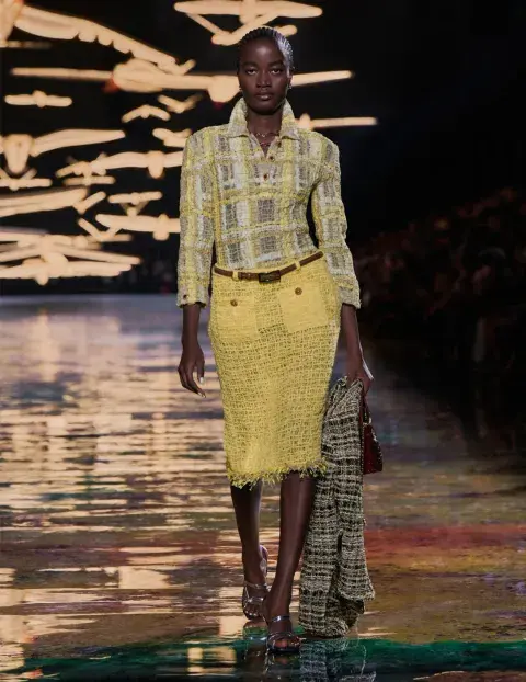 La modelo que pasó de las calles de Nigeria a desfilar para Chanel: la conmovedora historia de Rachel Ojuromi. La modelo que pasó de las calles de Nigeria a desfilar para Chanel: la conmovedora historia de Rachel Ojuromi.