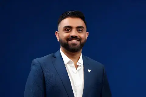 Smit Machchhar, foto del piloto de Flydubai. Smit Machchhar, foto del piloto de Flydubai.