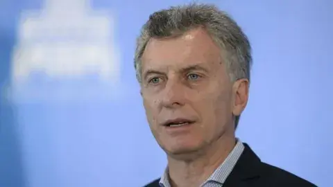 La decisión de Macri de liberar el regimen cambiario incentivó el turismo argentino de compras La decisión de Macri de liberar el regimen cambiario incentivó el turismo argentino de compras