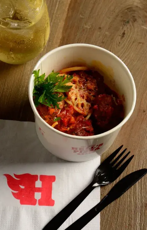 En Hell's Pizza, es la bebida ideal para acompañar unas buenas pastas En Hell's Pizza, es la bebida ideal para acompañar unas buenas pastas