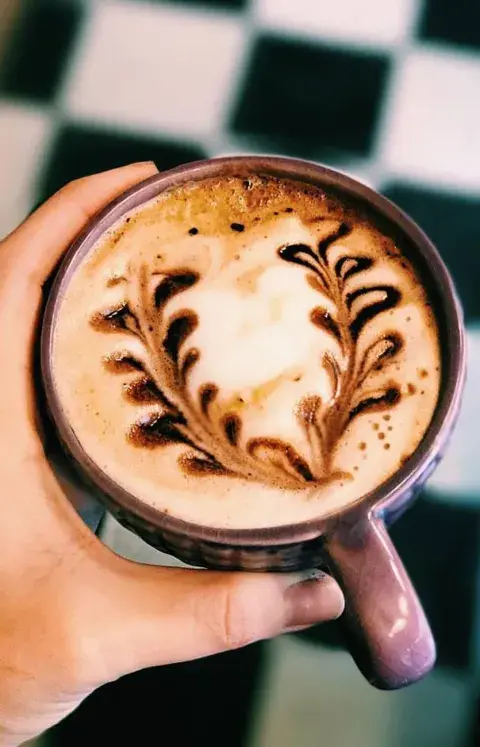 En pleno invierno -y en vísperas del Día de la Independencia- le damos batalla al frio con esta tradicional bebida, tan clásica como deliciosa. En pleno invierno -y en vísperas del Día de la Independencia- le damos batalla al frio con esta tradicional bebida, tan clásica como deliciosa.