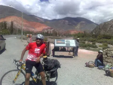En el verano de 2010, Llanos Serna pedaleó 5121 kilómetros; ahora invita a otros aventureros En el verano de 2010, Llanos Serna pedaleó 5121 kilómetros; ahora invita a otros aventureros