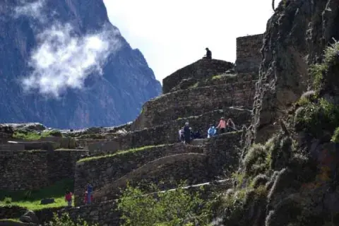 El ascenso a las ruinas de Machu Picchu. El ascenso a las ruinas de Machu Picchu.