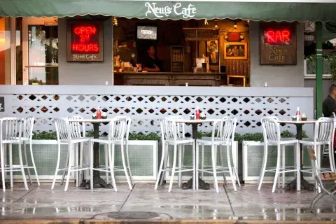 El clásico café de Miami que abre las 24 horas: News Café El clásico café de Miami que abre las 24 horas: News Café