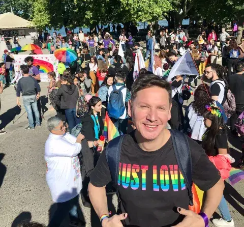 Alejandro Viedma en una marcha por el Día Internacional del Orgullo Alejandro Viedma en una marcha por el Día Internacional del Orgullo