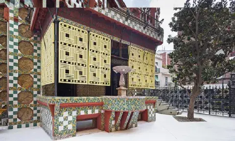Casa Vicens, la primera obra de Gaudí, abrió sus puertas Casa Vicens, la primera obra de Gaudí, abrió sus puertas