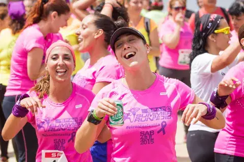 Beer runners, se comprobó que 330 ml de cerveza después del entrenamiento hidratan con la misma rapidez que una bebida isotónica.Luego es preciso continuar la hidratación con agua Beer runners, se comprobó que 330 ml de cerveza después del entrenamiento hidratan con la misma rapidez que una bebida isotónica.Luego es preciso continuar la hidratación con agua