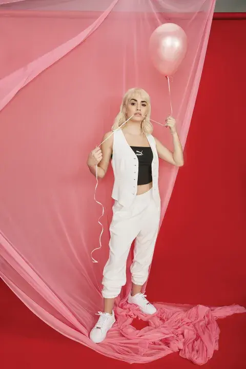 Chaleco y pantalón, Vitamina, $7990 Y $7500. Top, Puma, $2199. Zapatillas, Puma, $10.999. Chaleco y pantalón, Vitamina, $7990 Y $7500. Top, Puma, $2199. Zapatillas, Puma, $10.999.