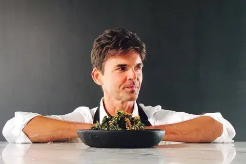 Matthew Kenny, uno de los precursores de la cocina a base de plantas en el mundo. 