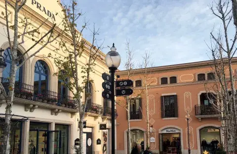 No faltan las grandes marcas como Prada y Ralph Lauren No faltan las grandes marcas como Prada y Ralph Lauren