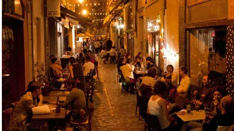 Arlés, histórica y encantadora Arlés, histórica y encantadora