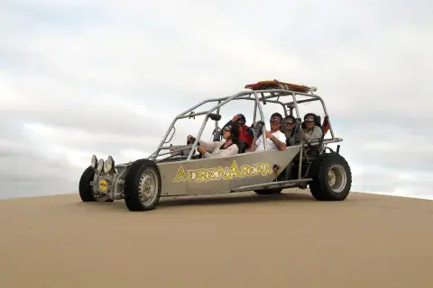 Boogies, sandboard y un atardecer mágico en el desierto de Paracas. Boogies, sandboard y un atardecer mágico en el desierto de Paracas.