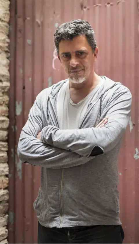 Un autor con muchas millas acumuladas Un autor con muchas millas acumuladas