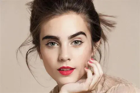 Que tu mirada sexy no se arruine con un maquillaje de poca duración Que tu mirada sexy no se arruine con un maquillaje de poca duración